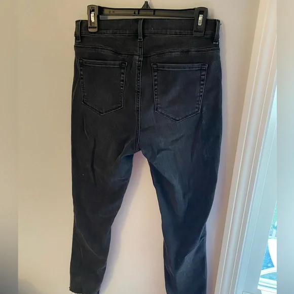 Pacsun size 28 black jeans ripped at knee high waist never worn - Picture 3 of 4